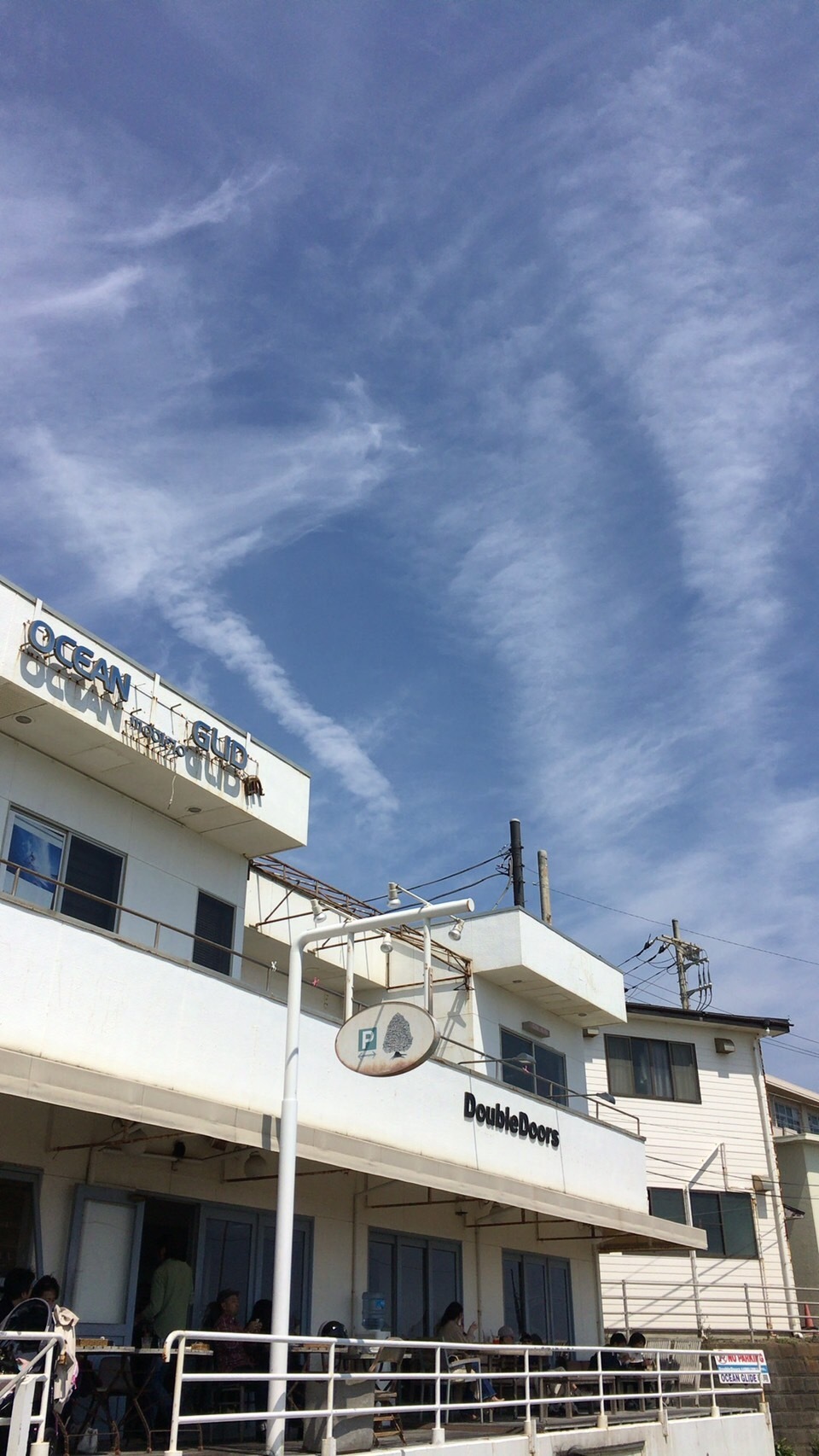 江ノ島が見えるテラス席ダブルドアーズ七里ガ浜店 赤木蓮